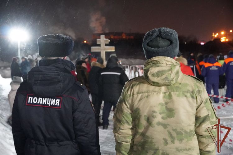 В Северо-Западном округе сотрудники Росгвардии обеспечили правопорядок в Крещение Господне